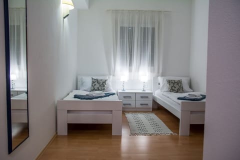 Rooms Bed and Breakfast Blanc - Unit 378007-13
