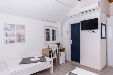 Rooms Bed and Breakfast Blanc - Unit 378011-13