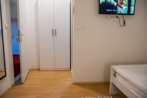 Rooms Bed and Breakfast Blanc - Unit 378015-13