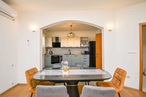 Apartments Smoljić - Unit 377878-13