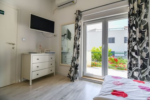 Apartments Tomo - near airport - Unit 377478-13