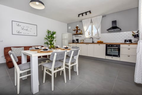 Apartment BoDy - Unit 1278-61
