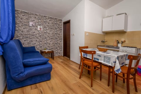 Apartments Jelka - Unit 46494-61