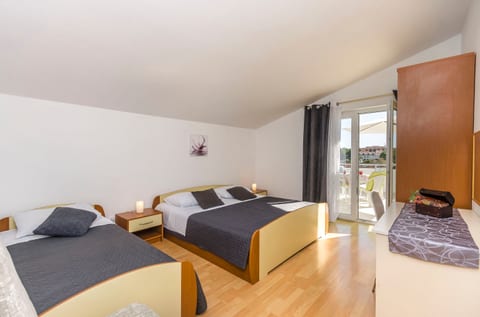 Apartments Manda - Unit 46712-61