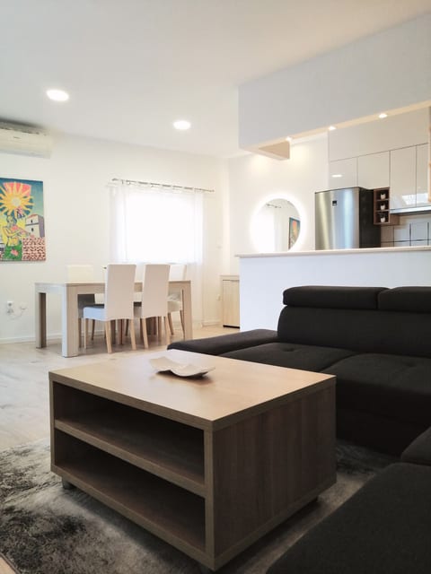 Apartment Julija - Unit 46723-61