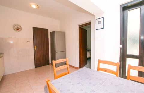 Apartments Josip - Unit 46760-61
