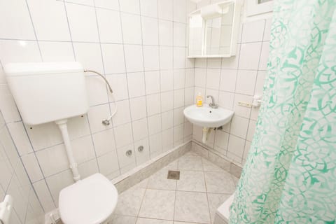 Apartments Josip - Unit 46763-61