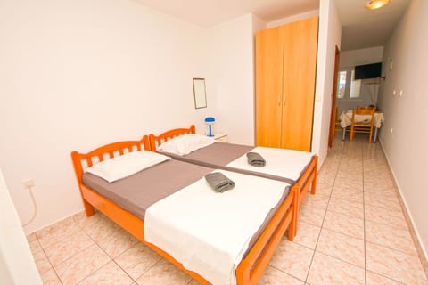 Apartments Josip - Unit 46765-61