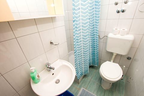 Apartments Josip - Unit 46765-61