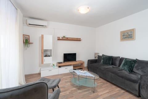 Apartments Sanja - Unit 46793-61