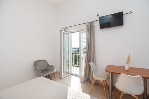 Apartment Danijela - Unit 47330-61