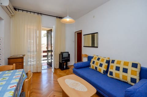Apartment and Rooms Biserka - Unit 47353-61