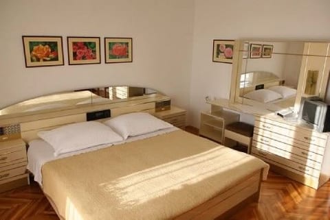 Apartments and Rooms Nada - Unit 47949-61