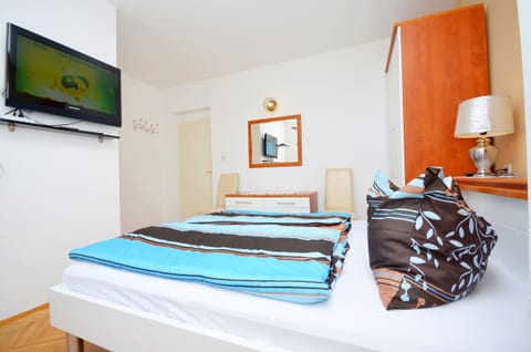 Apartments and Rooms Nada - Unit 47951-61