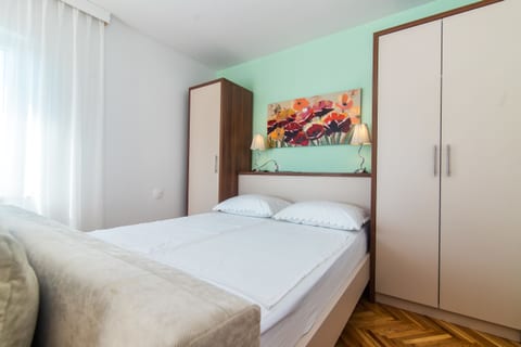 Apartments and Rooms Nada - Unit 47952-61