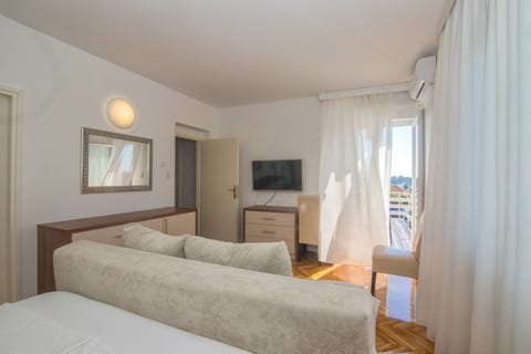 Apartments and Rooms Nada - Unit 47952-61