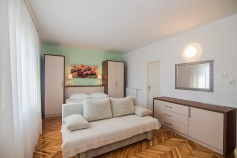Apartments and Rooms Nada - Unit 47952-61