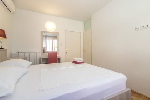 Apartments and Rooms Nada - Unit 47954-61