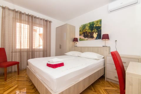 Apartments and Rooms Nada - Unit 47954-61