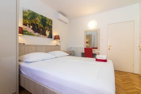 Apartments and Rooms Nada - Unit 47954-61