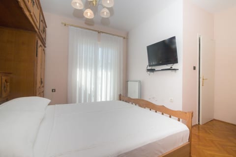 Apartments and Rooms Nada - Unit 47955-61