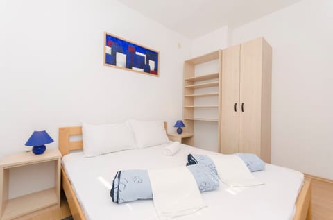 Apartments and Rooms Mladen - Unit 48175-61