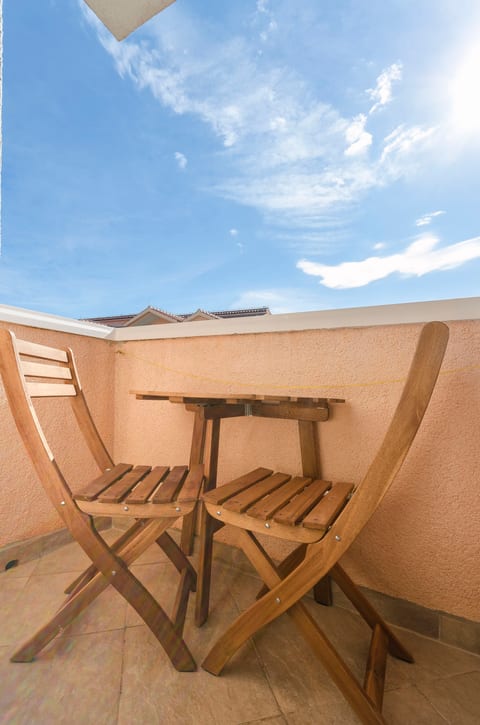 Apartments and Rooms Mladen - Unit 48175-61