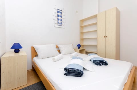Apartments and Rooms Mladen - Unit 48176-61