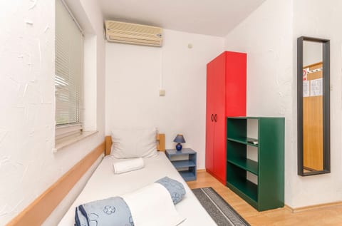 Apartments and Rooms Mladen - Unit 48178-61
