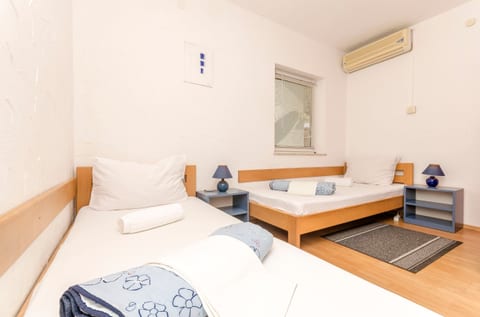 Apartments and Rooms Mladen - Unit 48178-61