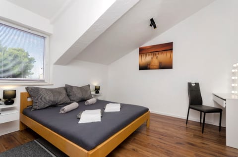 Apartments and Rooms Mladen - Unit 375946-13