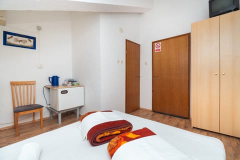 Apartments and Rooms Mladen - Unit 375947-13