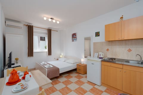 Apartments Family Gligora - Unit 48331-61