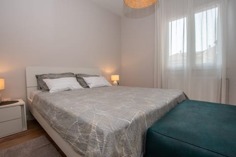 Apartments Josip - Unit 48554-61