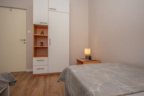 Apartments Josip - Unit 48554-61