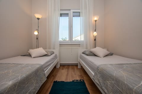 Apartments Josip - Unit 48554-61