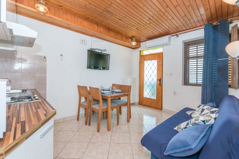Apartments Josip - Unit 48989-61