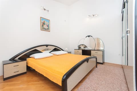 Apartments Marko - Unit 49049-61