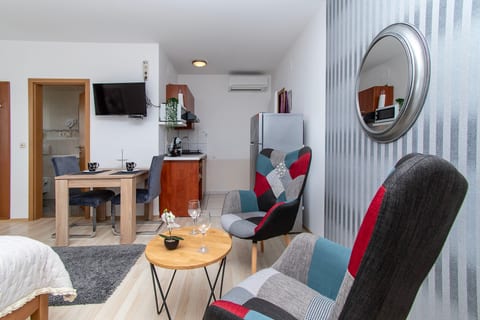 Apartment and Rooms Ana - Unit 49094-61