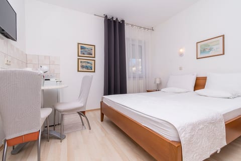Apartment and Rooms Ana - Unit 49095-61