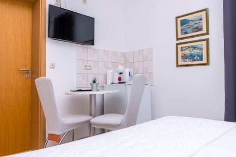 Apartment and Rooms Ana - Unit 49095-61