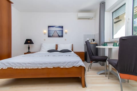 Apartment and Rooms Ana - Unit 49097-61