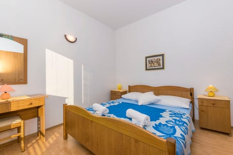 Apartments Tonči - Unit 49116-61