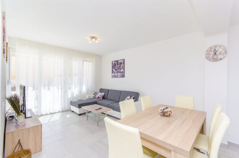 Apartment Nena - Unit 150500-15