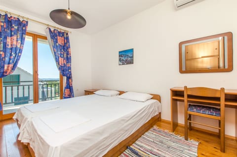 Apartments Spomenka - Unit 50562-61
