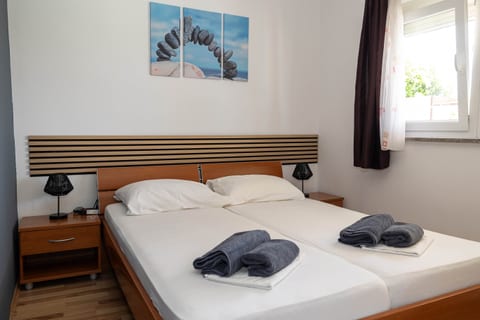 Apartments Novoselić - Unit 51058-61