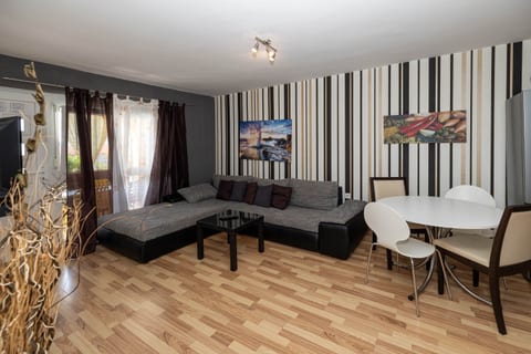 Apartments Novoselić - Unit 51058-61
