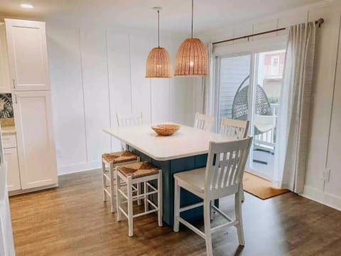Stylish retreat steps to beach with all amenities!
