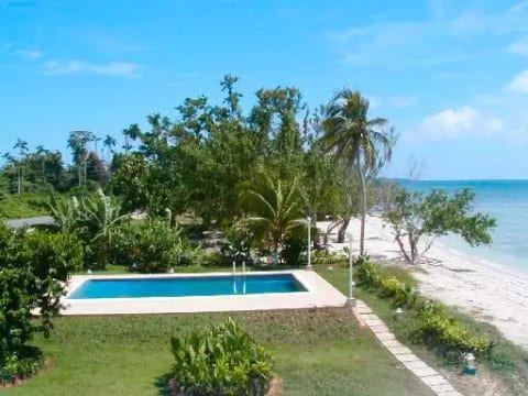 Negril Beach Villa