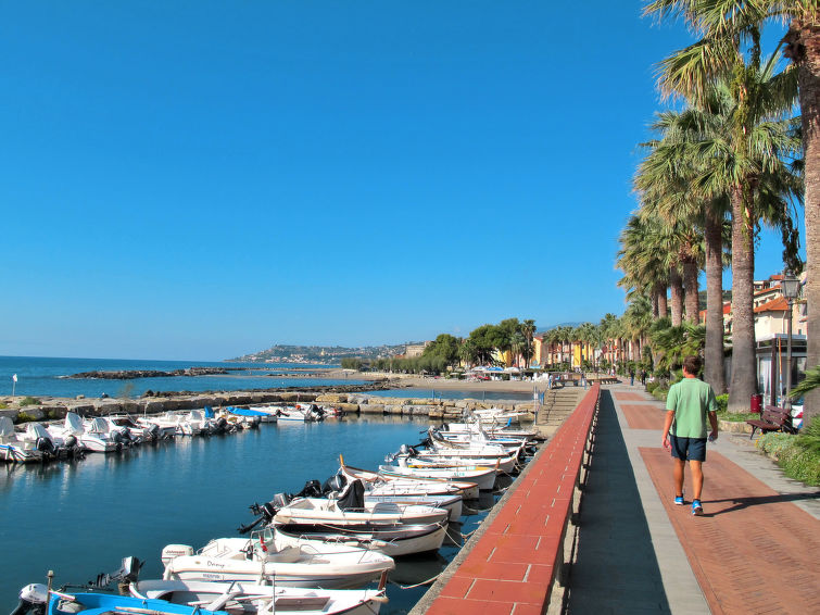 Azzurra - Riva Ligure